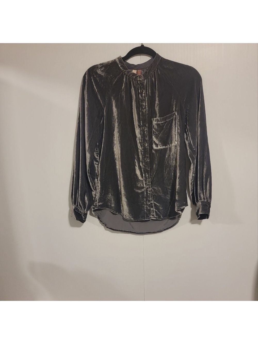 Anthropologie Pilcro Velvet Blouse Silver Gray XS - Picture 5 of 13